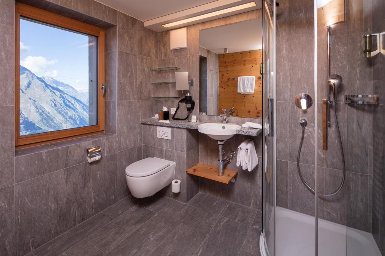 Chambre Double - Vue Partielle sur Mont Cervin